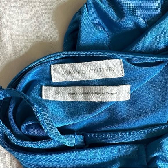 blue slinky going out top - Picture 4 of 4